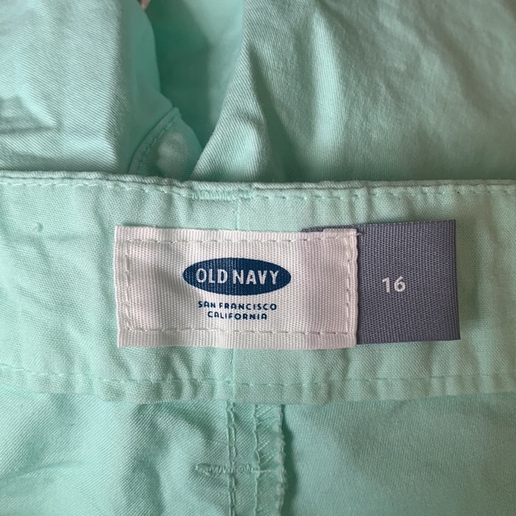 Old Navy shorts - Picture 3 of 3